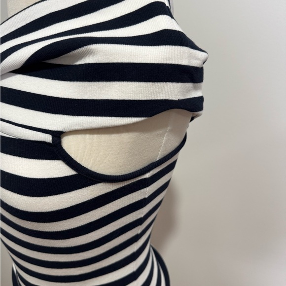 Banana Republic Off-Shoulder Cotton Ribbed Nautical Striped Top Navy White Sz S - Picture 6 of 13